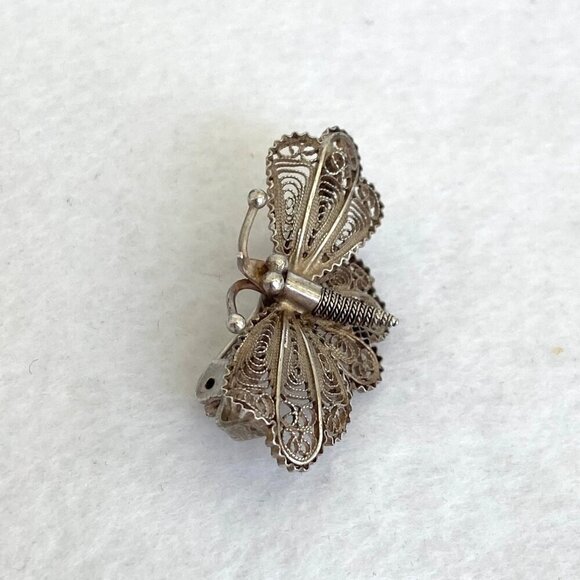 VTG 800 Silver Dainty Spun Silver Butterfly Brooch Pin Insect Brooch - Picture 8 of 14
